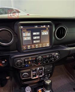 جیپ رانگلەر